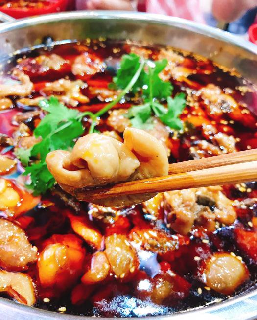 鸭肫是鸭的什么部位，鸭胗是鸭的什么部位（四川人嘴里的内脏）