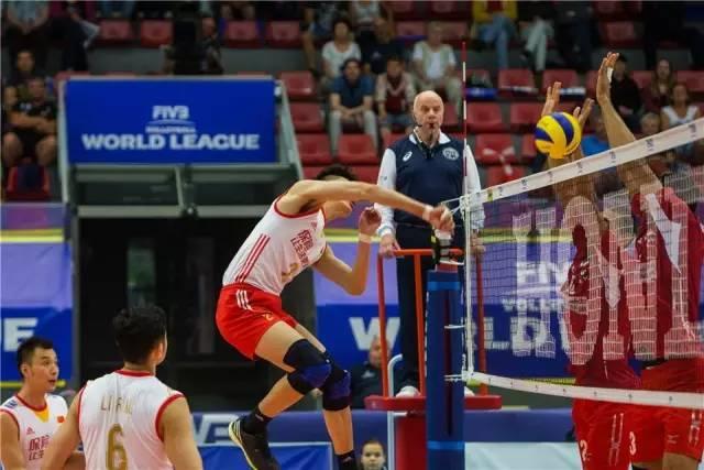 排球基本技术传球，如何在排球场上显得很厉害