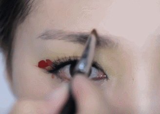 如何修眉与画眉教你方法让你拥有最漂亮的眉形，简单修眉和画眉技巧,我一步步教你（四款超详细画眉教程）