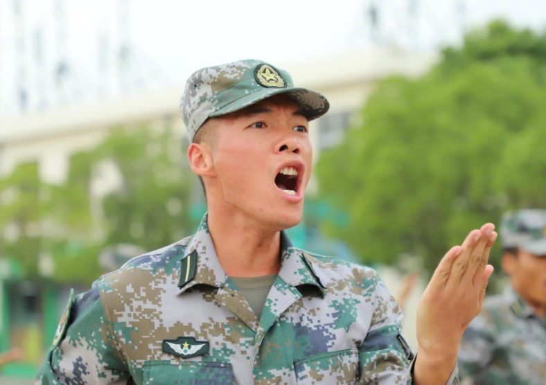 士官学校几年毕业（定向培养士官和军校生有何差别）