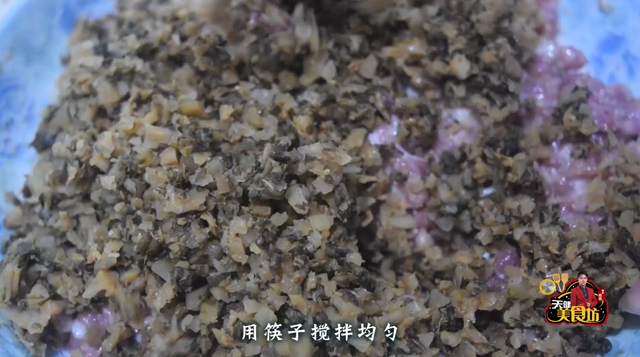 梅菜怎么做好吃，怎样做梅菜扣肉（1斤猪肉半斤梅菜）