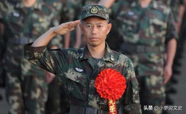 一级军士长是什么级别待遇，一级军士长和将军有什么不同（“导弹兵王”王忠心）