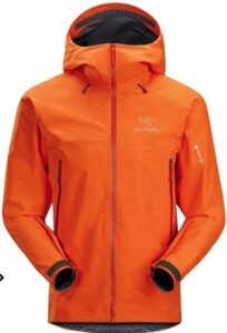 冲锋衣哪个牌子好，国内冲锋衣十大名牌排名（多年穿着登山冲锋衣的经验分享）