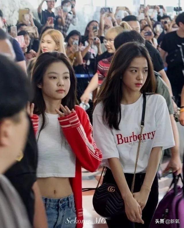 李夏怡 rose音译，卡其色李夏怡rose音译（队友和她合照就像公开处刑）