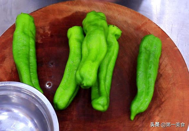 虎皮辣椒的做法，虎皮辣椒的最简单做法（厨师长教你饭店做法）