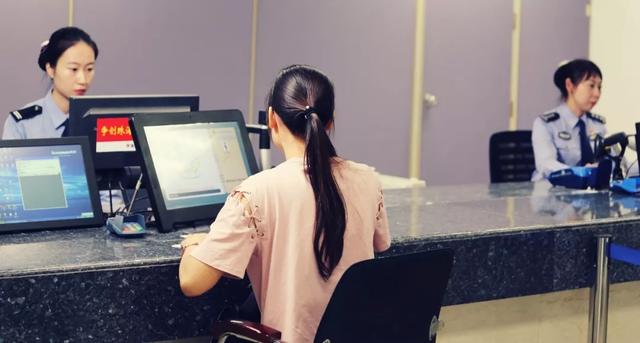 小型载客汽车指什么车，小型低速载货汽车（9座私家车都能“六年免检”）