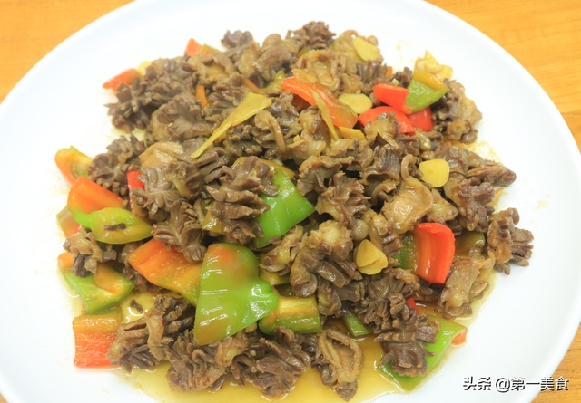 鸡肾怎么炒好吃，酸辣鸡肾怎么炒好吃（肯定是因为没看过这道爆炒鸡胗）