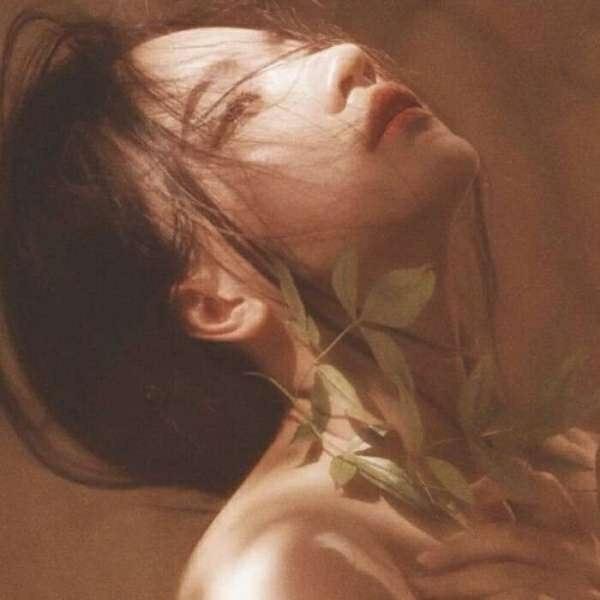 彩色头发妹妹可爱时尚，微信头像，彩色头发妹妹可爱时尚（看完图片我想染个彩虹头）