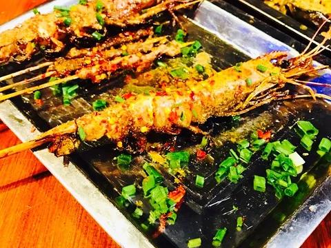 晚上吃鸡爪会胖吗，晚上吃泡椒凤爪会胖吗（晚上吃泡椒凤爪会不会胖）