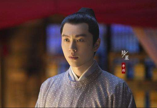 蝴蝶过山门，蝴蝶过山门 轻舟过重山（所谓同事就是在同一个工事中挖坑）