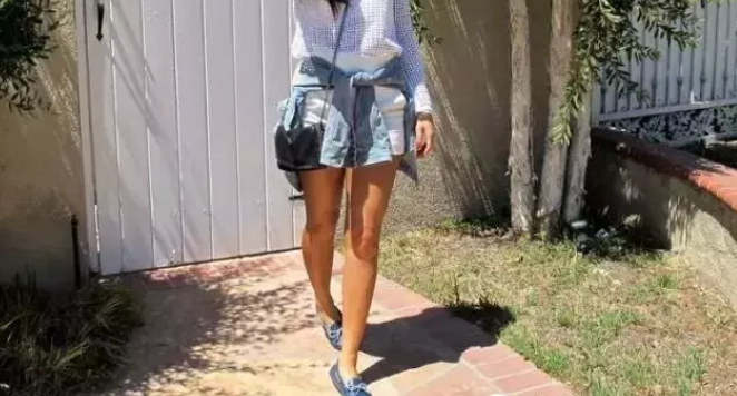 豆豆鞋穿什么裤子搭配好看，豆豆鞋配什么裤子好看（充满了简洁的都市感）