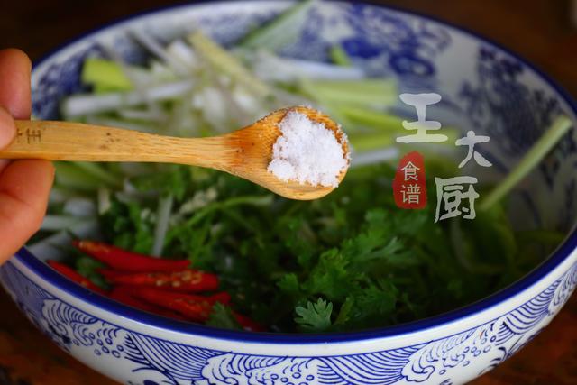 老虎菜是什么菜，老虎菜名字的由来（老虎菜的正宗做法）