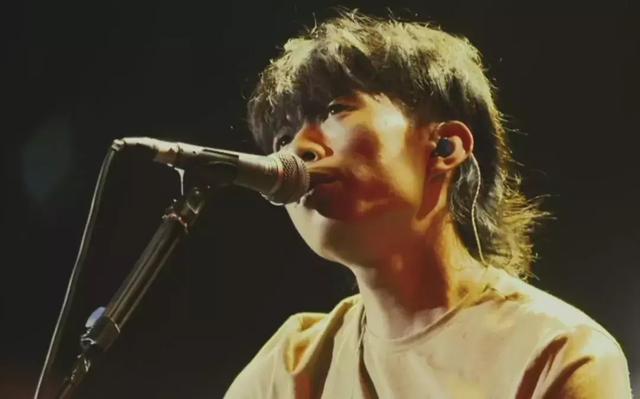 一听等于多少瓶，播放1瓶的等于几（民谣很穷，赵雷很火）