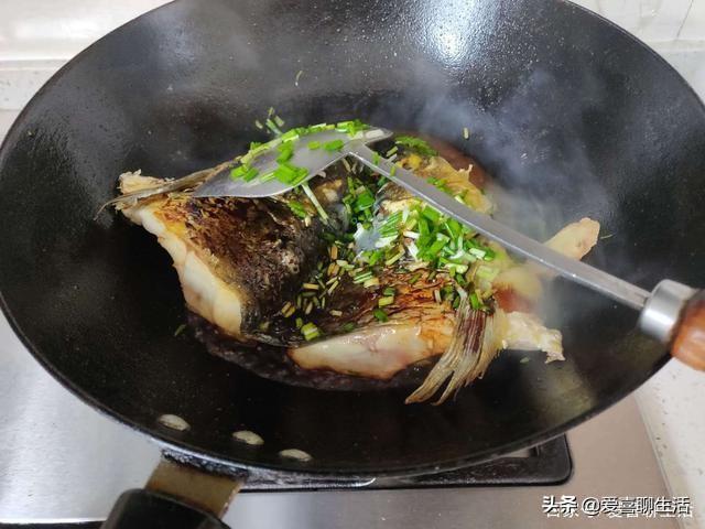 鱼头怎么做，鱼头怎么做才能好吃（不用辣椒也鲜香没腥味）