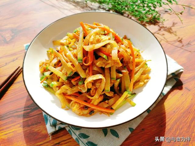 长子炒饼的家常做法，一顿饭简单不费事
