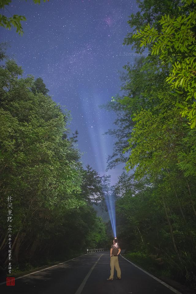 张家界的西边是哪里，张家界另一半的美——天外奇石坠人间