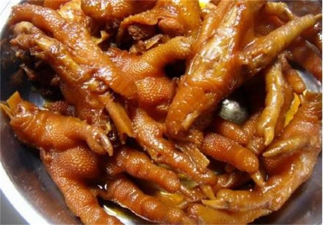 麻辣卤鸡爪好吃到连卤汁都不放过，我们一起来学做一下吧