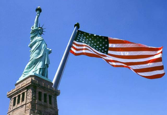 英国国土面积多大，英国面积多少平方公里（英国是怎样从当初的日不落帝国衰落到今天这种地步的）