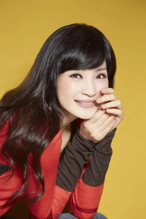 关于爱情的伤感歌曲，听的伤感情歌大全你们都听过了吗（方季惟《爱情的故事》）