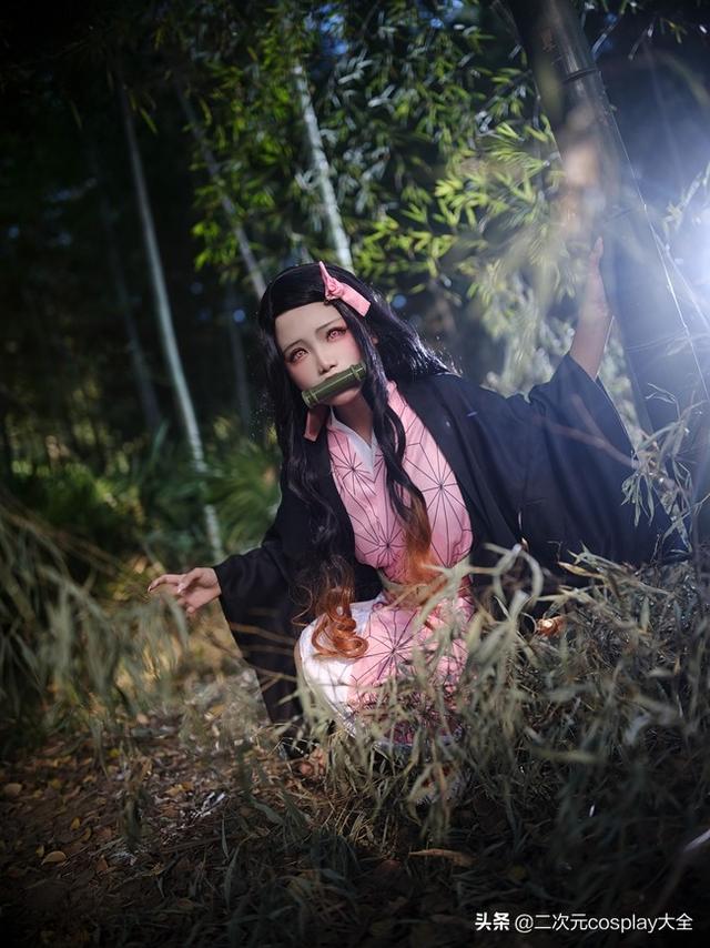 鬼灭之刃  蝴蝶忍  灶门祢豆子  画风太太太卡哇伊，微信头像，鬼灭之刃  蝴蝶忍  灶门祢豆子  画风太太太卡哇伊（《鬼灭之刃》灶门祢豆子）