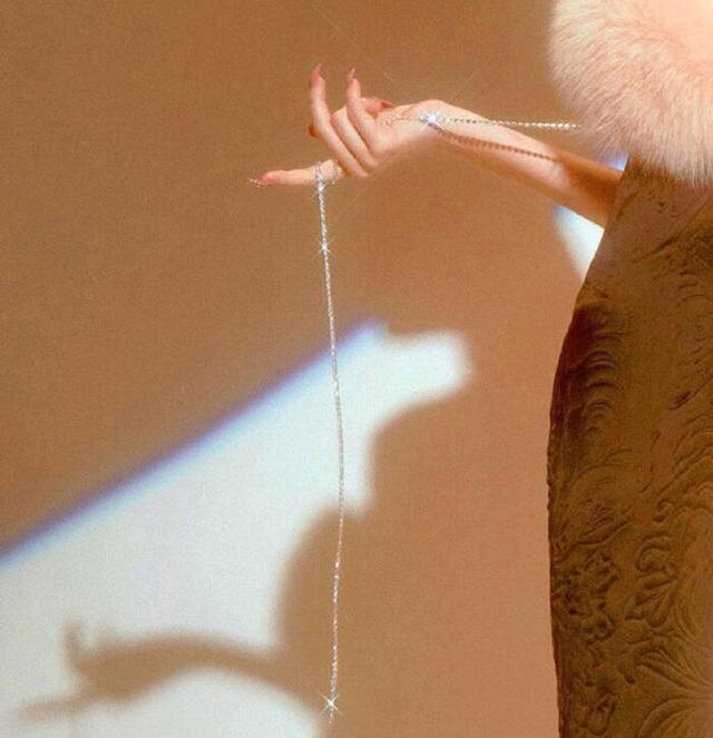 允言：优质魅力女生头像/你是温暖逆光而来，允言的意思是什么微信（配得上这世间所有的好。）