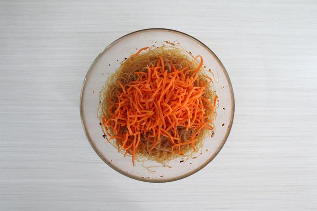 如何制作土豆炒粉丝，土豆炒粉丝怎么做好吃（不想做饭就吃它）