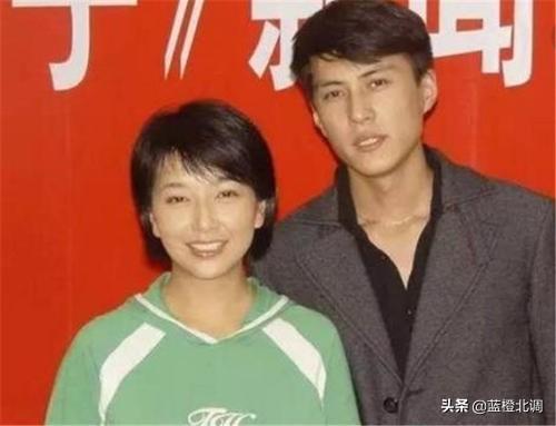 靳东有几任妻子，有人问靳东你有几个老婆（“妇女杀手”靳东的苦甜情史）