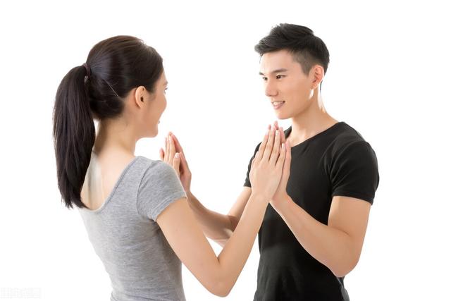 女朋友情绪低落怎么哄，女朋友心情低落怎么安慰（女朋友心情不好怎么办）