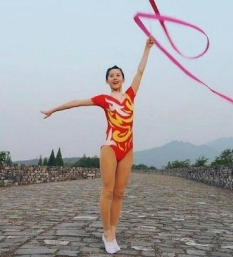 奶茶妹妹章泽天，奶茶妹妹章泽天近照曝光（“奶茶妹妹”章泽天的上位史）