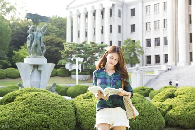 女人出轨闺蜜老公的惨痛代价，我被老公撵出了围城