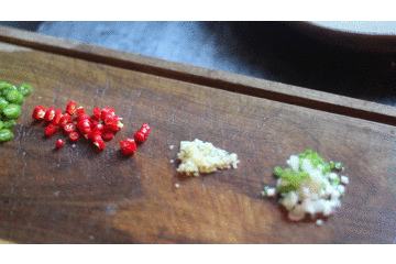 夕颜花是牵牛花吗，花语比较虐心的花（它这落苏的别名同样动人）