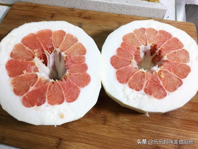 柚子茶的做法，柚子茶的功效与作用及食用方法（入冬后建议多喝蜂蜜柚子茶）