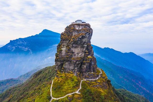 梵净山在哪里呢，梵净山在哪里个省哪个市（北半球最古老的生态乐园）