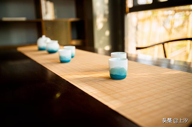 桌旗尺寸一般是多少，1.6米桌子买多大尺寸的桌旗（桌旗与红木家具的协调搭配）