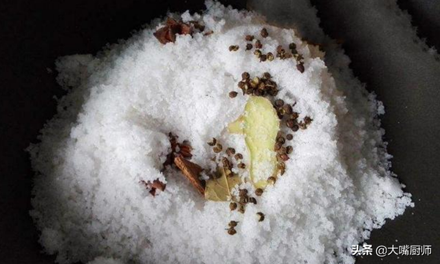 红烧腊鱼的做法，炒腊鱼的家常做法大全（腌腊鱼不能直接抹盐）