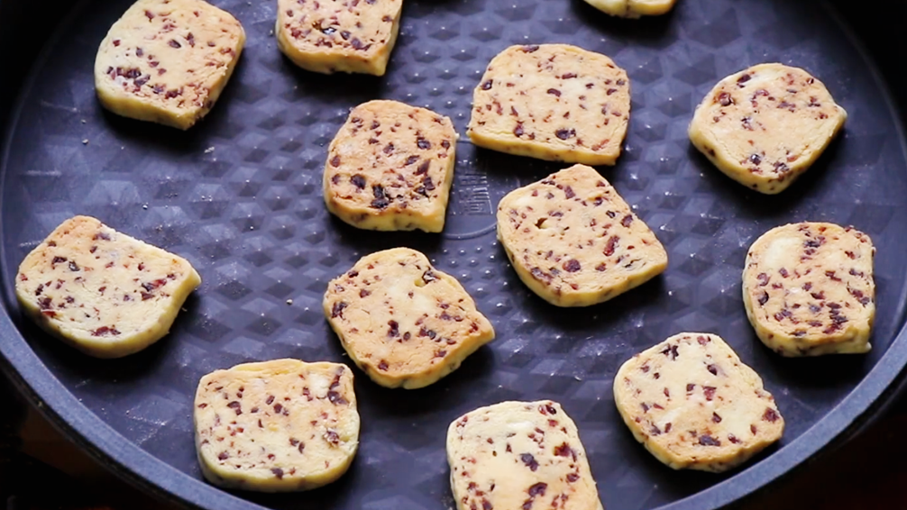 圖片[8]-【蔓越莓餅干】做法步驟圖 沒有烤箱也能搞定 孩子特愛吃-起舞食譜網(wǎng)