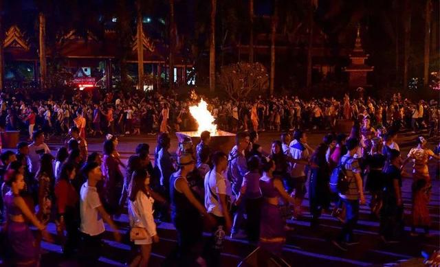 西双版纳的景点，西双版纳景点排行榜（去云南西双版纳旅游必去的十大景观）