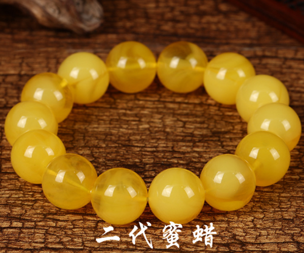 怎么鉴别是不是二代蜜蜡，来看二代蜜蜡的鉴别方法