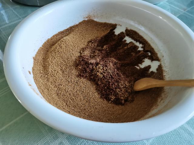 自制五香粉的配方，自制五香粉的做法大全（就是用这些材料磨出来的）