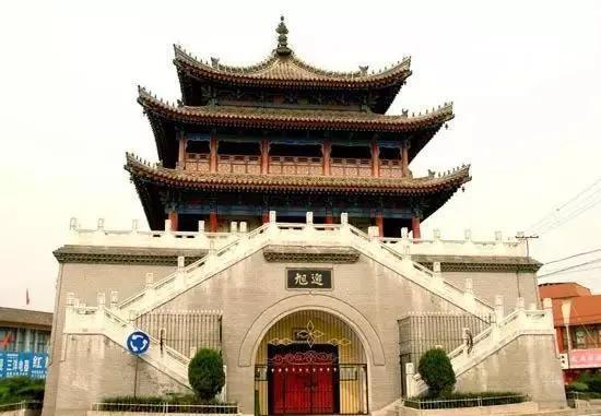 西安钟楼在哪个区，西安钟楼属于哪个区域（西安的两个钟楼）