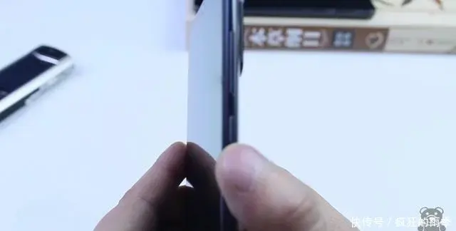 手机密码忘了怎么开锁，手机密码忘了该怎么开锁（维修师傅告诉你按住这里就解开）