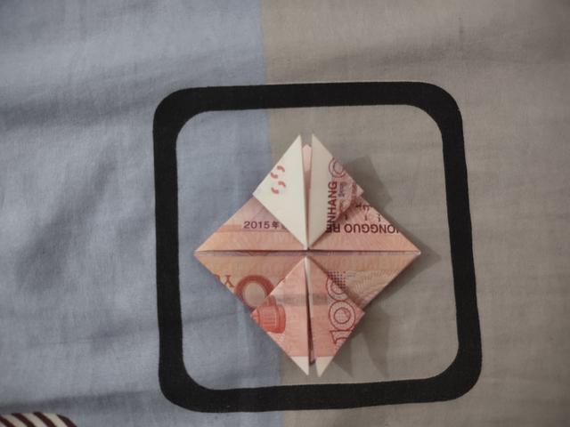 超简单的手工折纸爱心详细教程，折爱心步骤