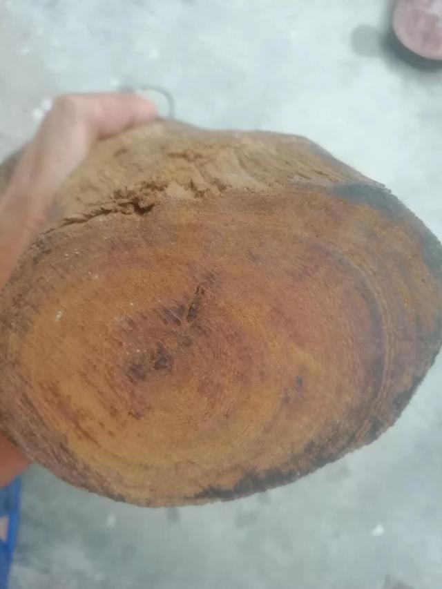 黄花梨的特点是什么，黄花梨的缺点（如何一眼判定是不是黄花梨）