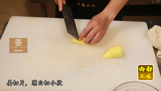 土豆焖牛肉的简单做法，小土豆焖牛肉做法（软嫩入味、色香味俱全）