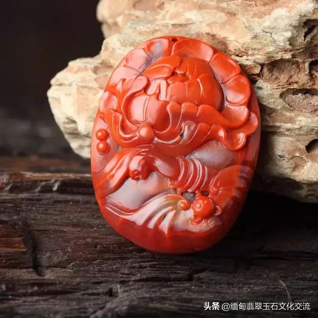 钠长石玉还叫什么玉，钠长石玉是翡翠吗（1000元以内4种最值得入手的高性价比美玉）