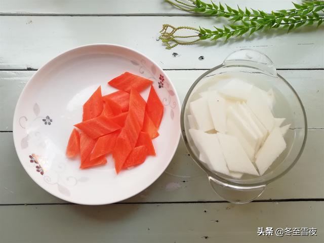 羊肉配什么菜好吃，这个季节吃羊肉配什么菜好吃（羊肉片别总是涮着吃）