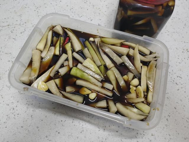酸甜爽口脆萝卜的做法，自制酸甜爽口脆萝卜做法（酒店的招牌腌萝卜）