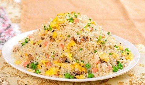扬州炒饭的做法，蛋炒饭家庭版做法（扬州炒饭正宗做法）