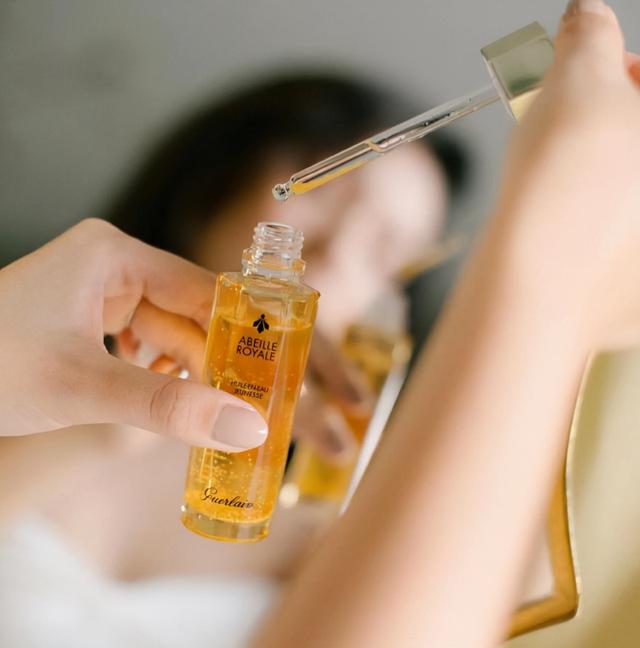兰蔻小黑瓶和雅诗兰黛小棕瓶哪个好，进口眼膜排行榜10强：兰蔻小黑瓶眼膜第4（“四大精华”深度测评）