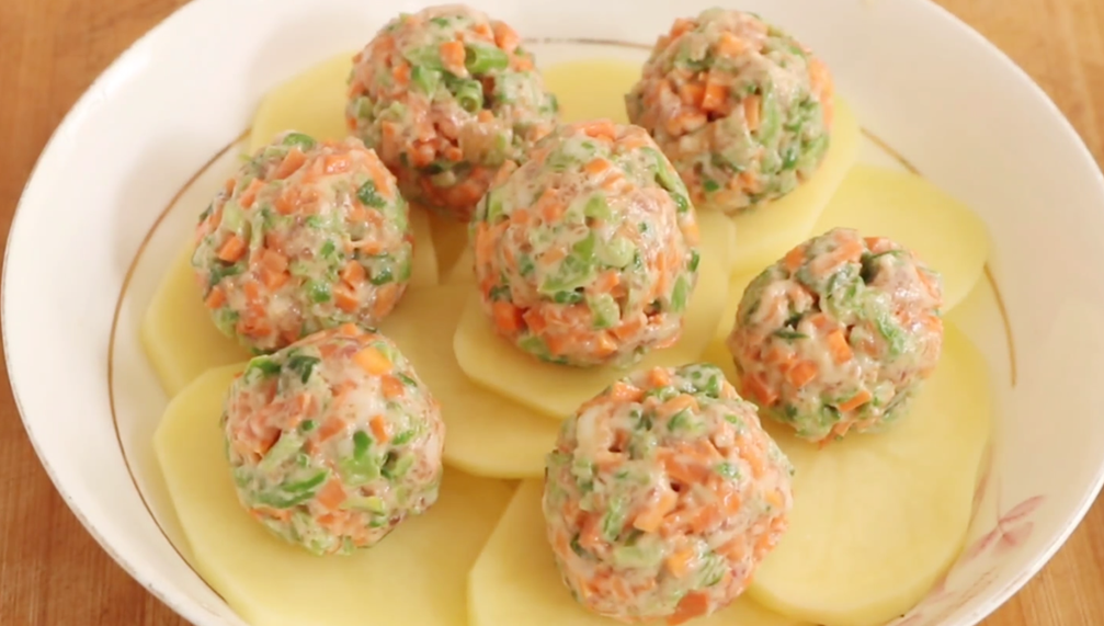 图片[5]-【苦瓜土豆丸子】做法步骤图 好吃解馋 常吃身体好-起舞食谱网